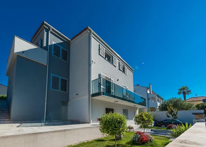 Apartments Ena